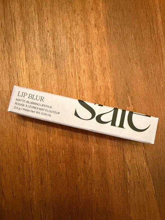 Saie Lip Blur Matte-Blurring Lipstick - Dada color - Picture 3 of 7